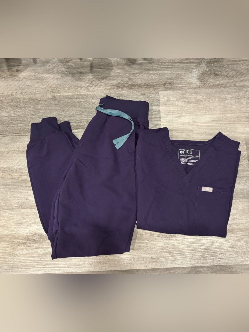 Figs Women’s Scrubs Set in Purple Jam — NWOT